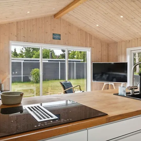 Lovely Bright Summer House In Marielyst Ferienhaus