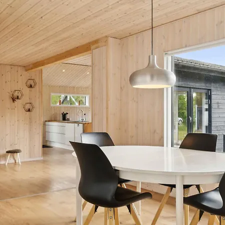 Lovely Bright Summer House In Marielyst Ferienhaus *