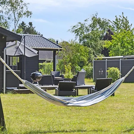 Lovely Bright Summer House In Marielyst Nyaraló Bøtø By