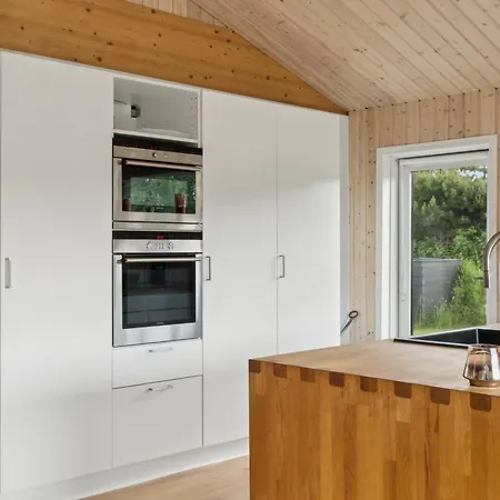 Feriehus Lovely Bright Summer House In Marielyst Bøtø By