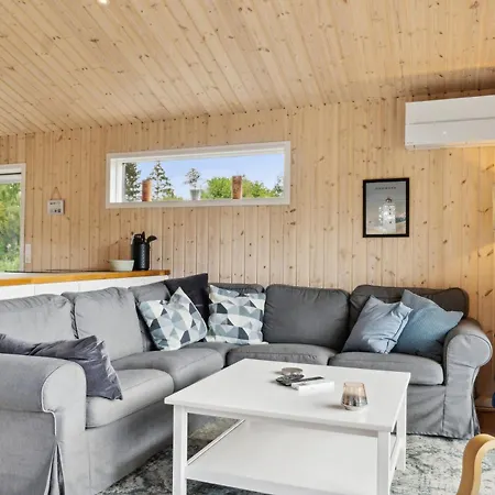 Feriehus Lovely Bright Summer House In Marielyst