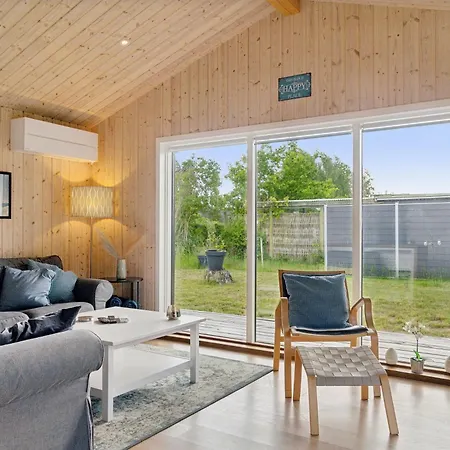Feriehus Lovely Bright Summer House In Marielyst