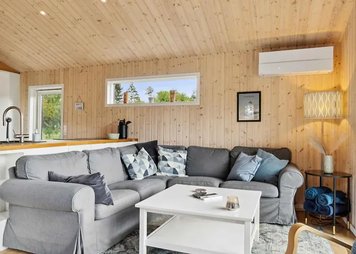 Lovely Bright Summer House In Marielyst *