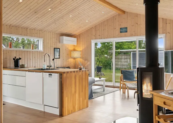 Lovely Bright Summer House In Marielyst * Bøtø By