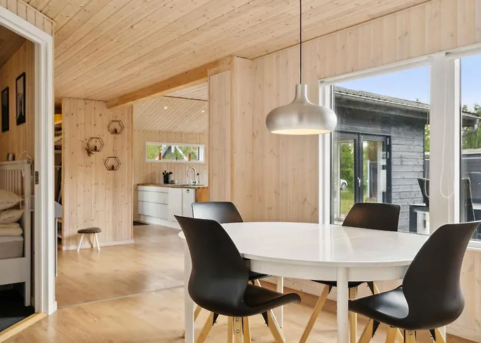 Lovely Bright Summer House In Marielyst Σπίτι διακοπών *