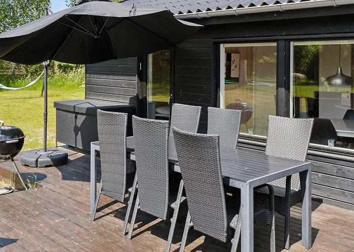 Lovely Bright Summer House In Marielyst * Bøtø By